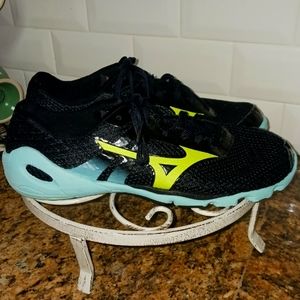 Mizuno Wave Evo Levitas Women's Black Baby Blue Running Shoe Size 8.5